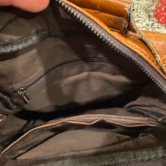 Classic Brown Leather Messenger Bag - Picture 6 of 15